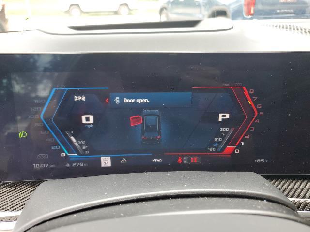 Vehicle image 17 of 32