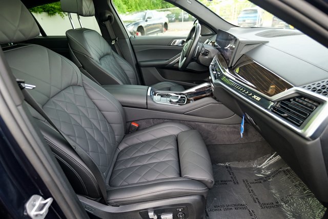 Vehicle image 26 of 70