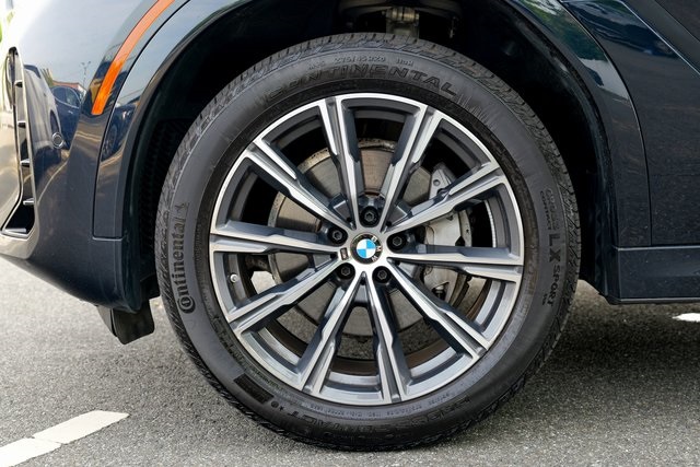 Vehicle image 14 of 70