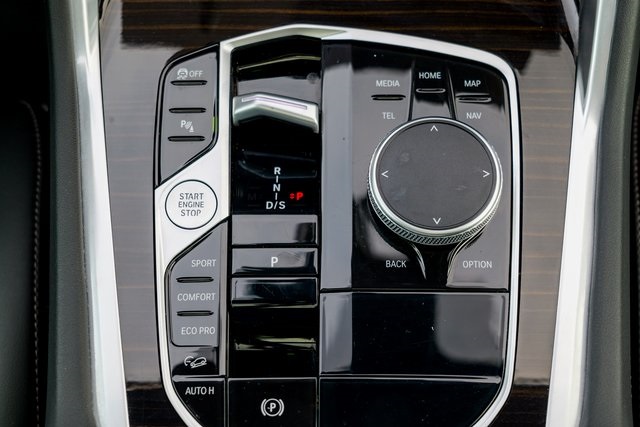 Vehicle image 67 of 70