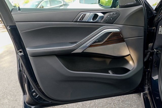 Vehicle image 53 of 70