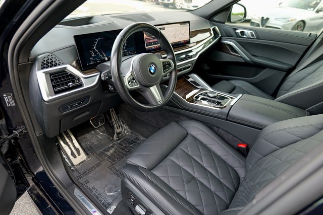 Vehicle image 36 of 70