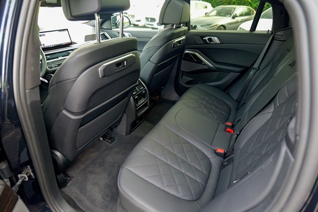Vehicle image 25 of 70