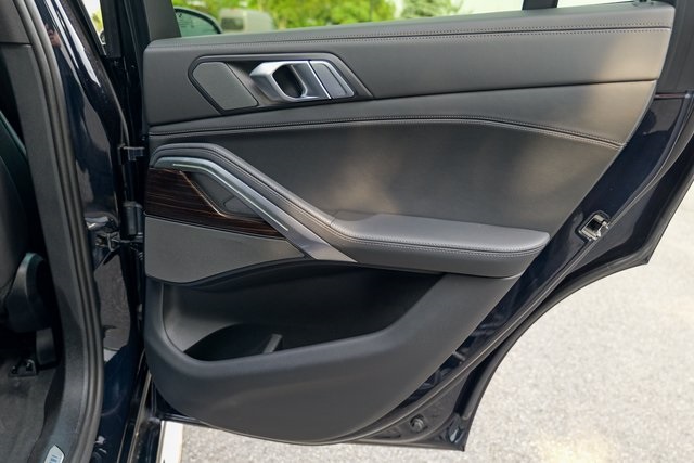 Vehicle image 54 of 70