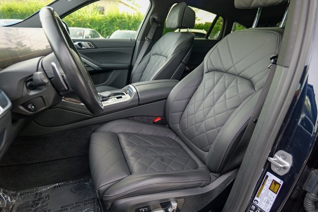 Vehicle image 15 of 70