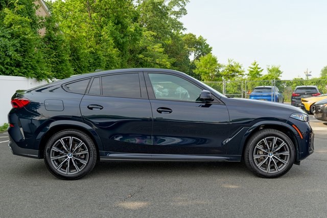 Vehicle image 5 of 70