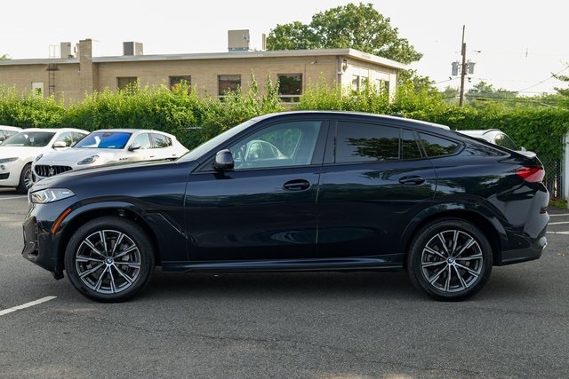 Vehicle image 9 of 70