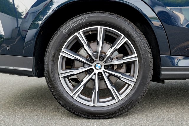 Vehicle image 12 of 70