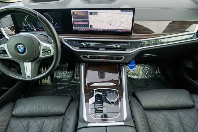 Vehicle image 35 of 70
