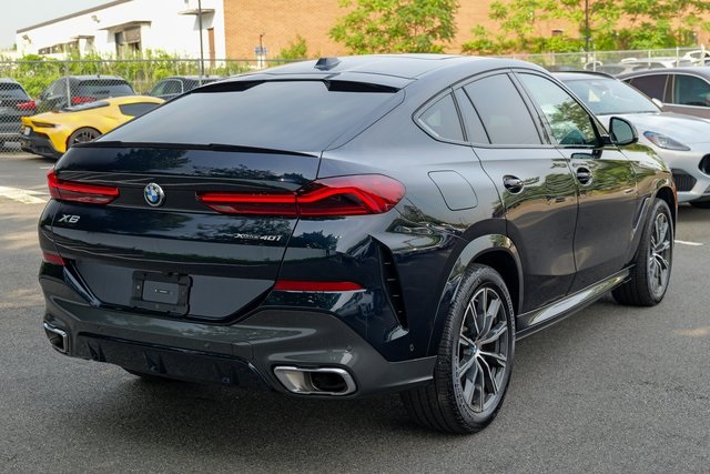 Vehicle image 6 of 70