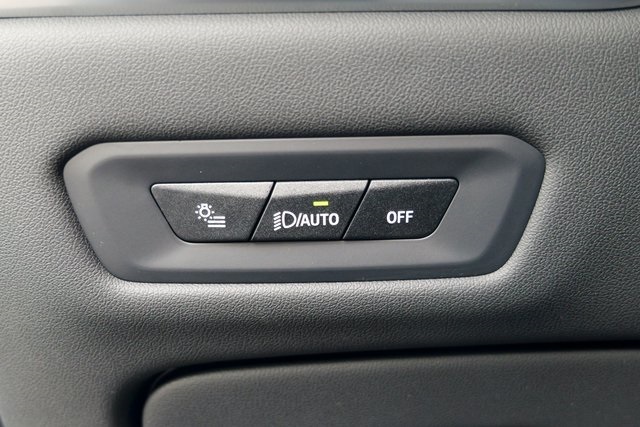Vehicle image 55 of 70