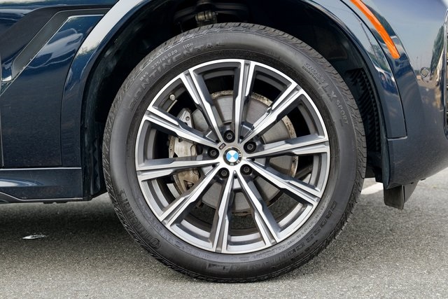 Vehicle image 11 of 70