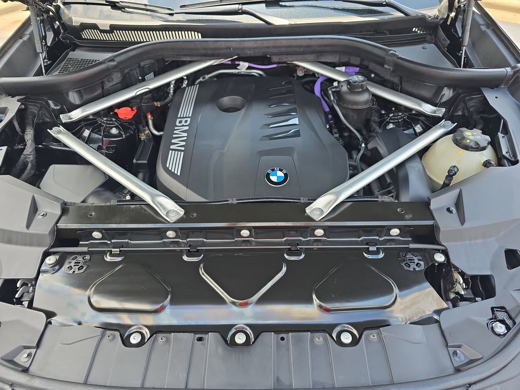 Vehicle image 11 of 40