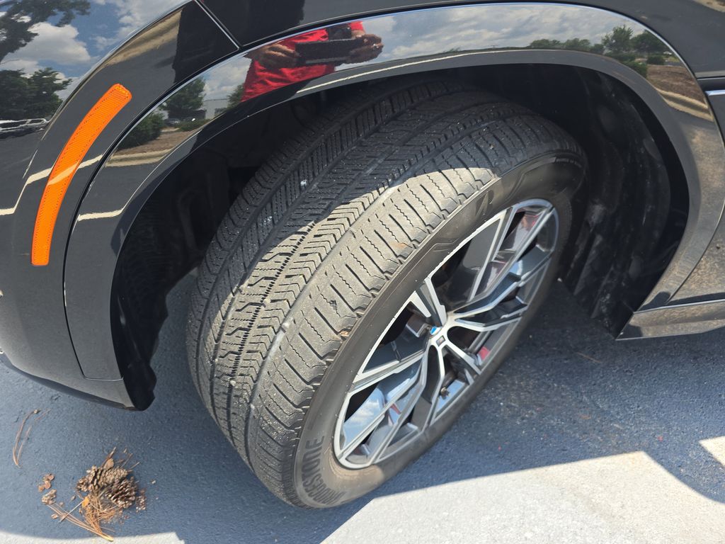Vehicle image 13 of 40