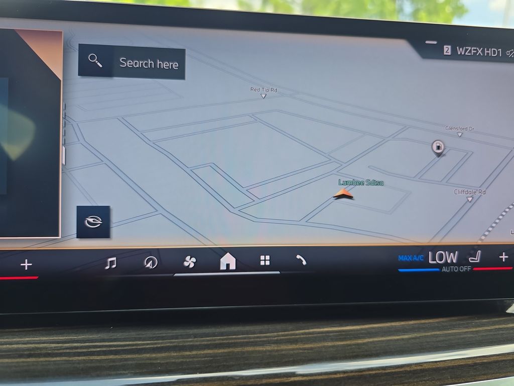 Vehicle image 22 of 40
