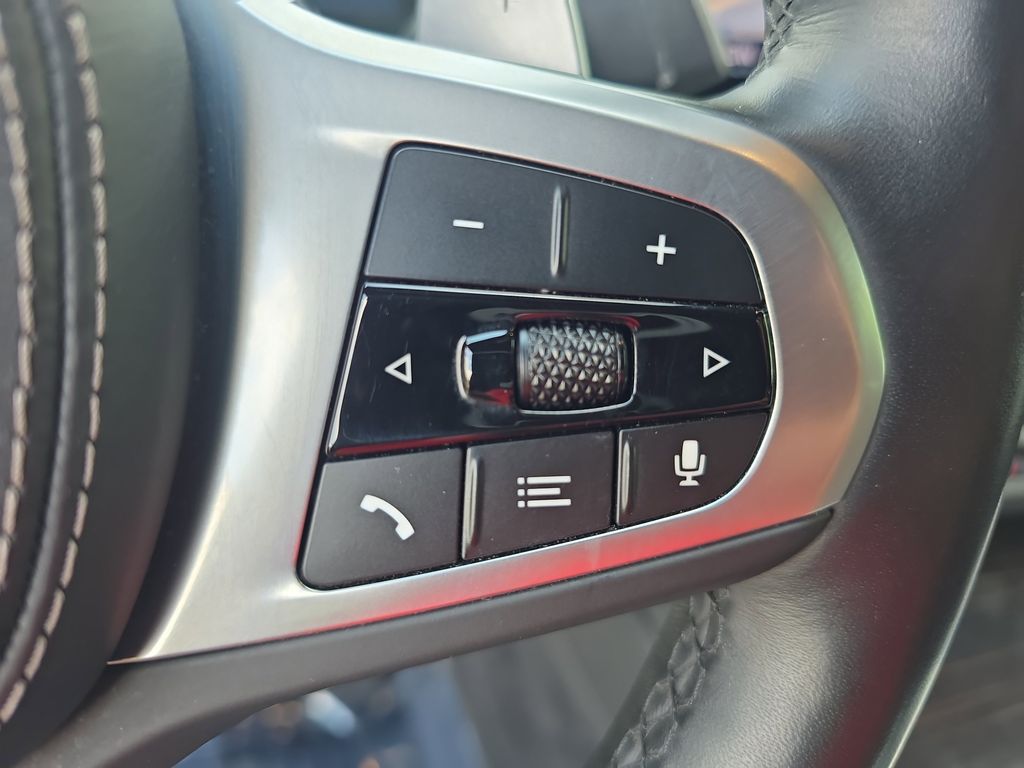 Vehicle image 34 of 40