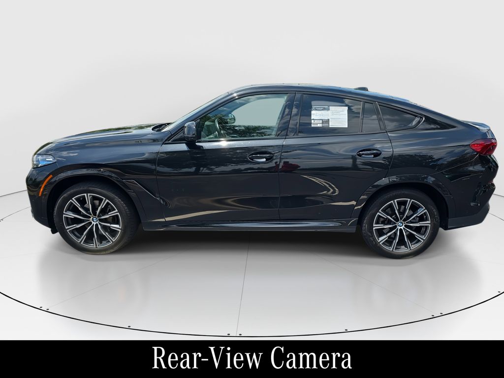 Vehicle image 10 of 40