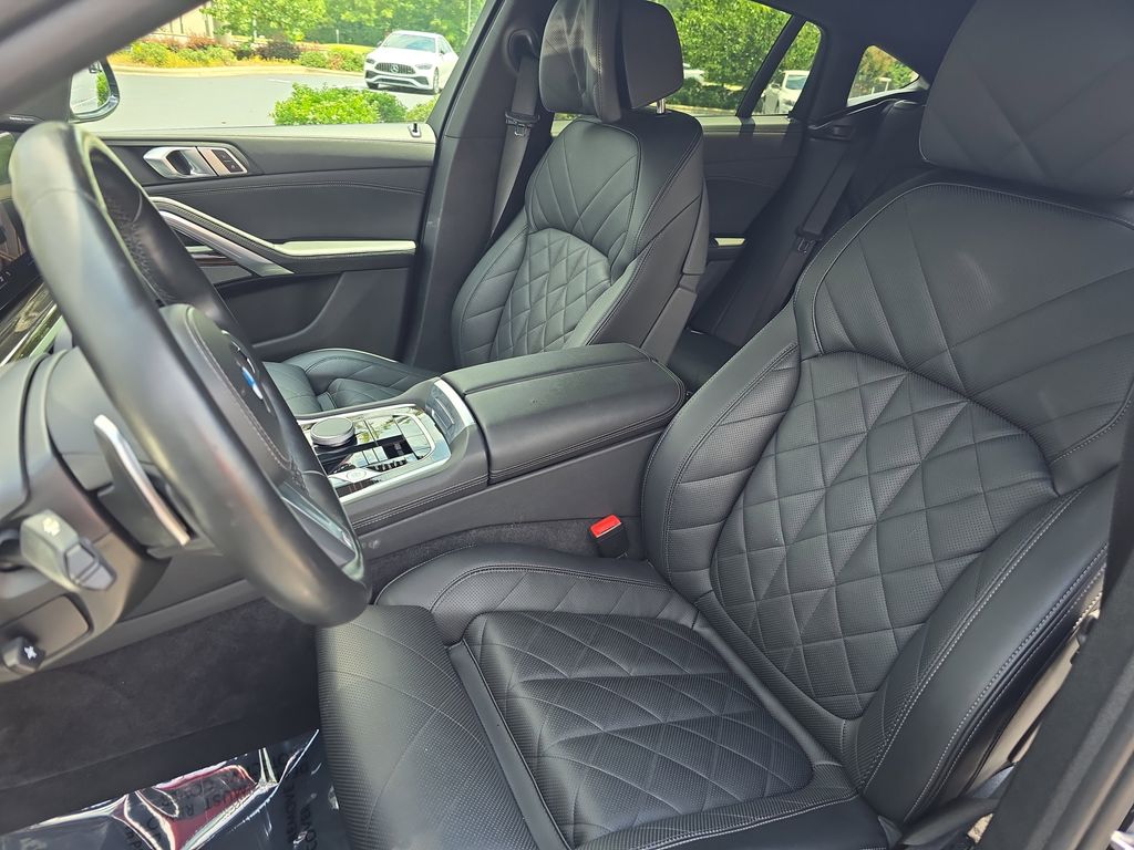 Vehicle image 15 of 40