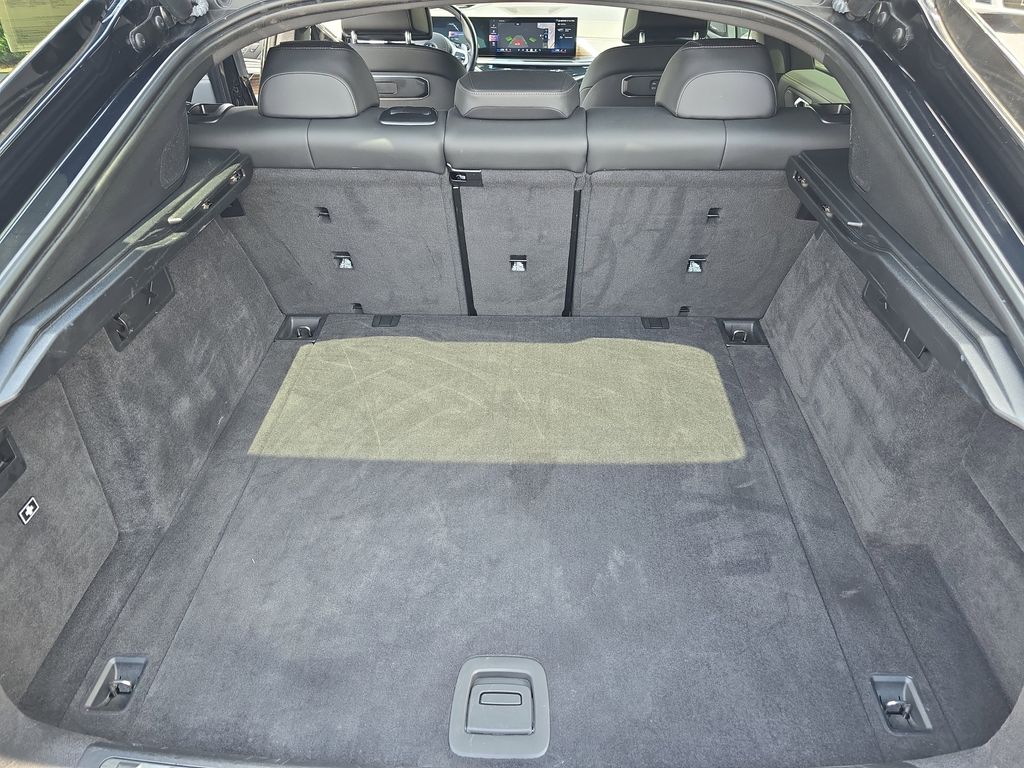 Vehicle image 14 of 40