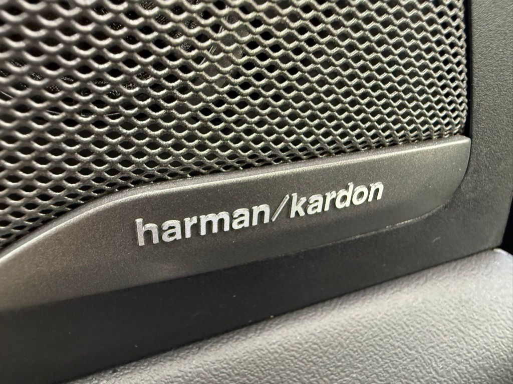 Vehicle image 34 of 37