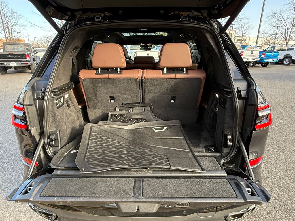 Vehicle image 15 of 37