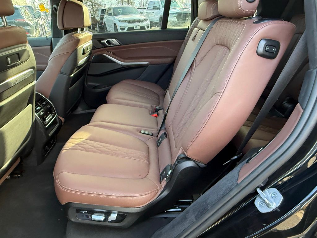 Vehicle image 9 of 37