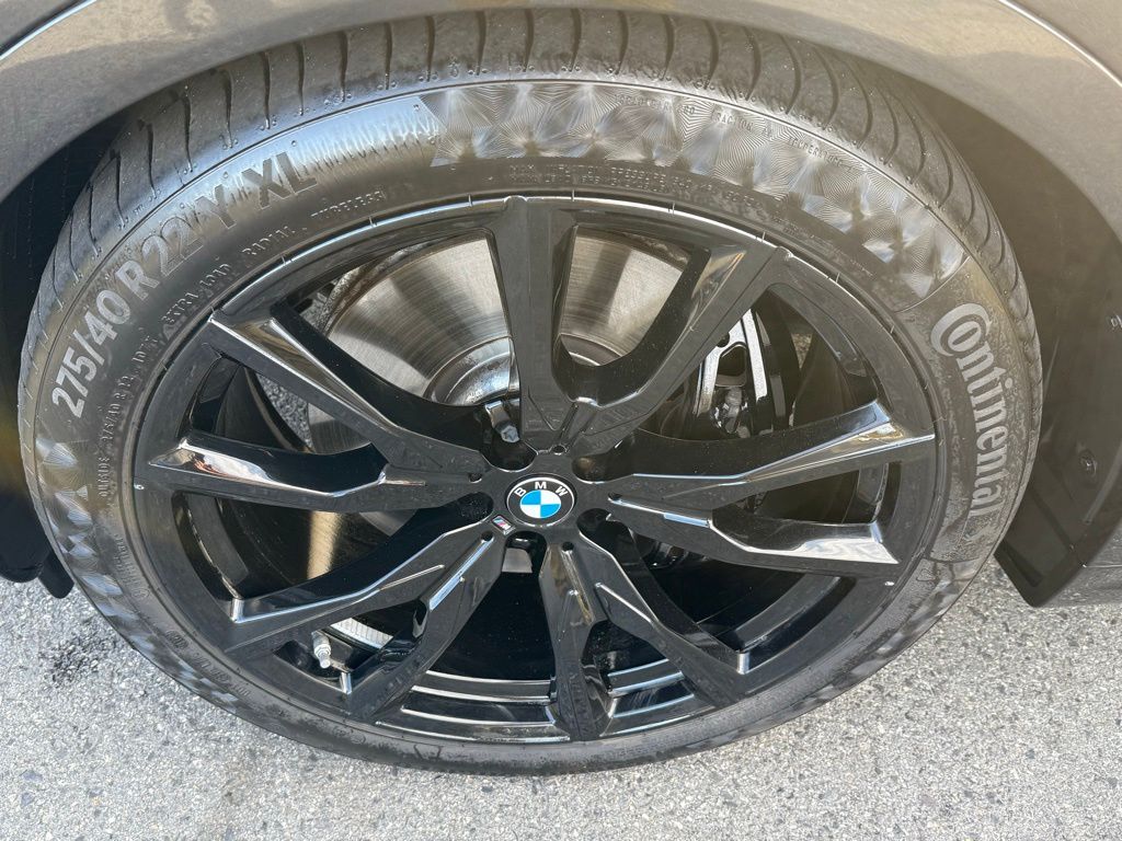 Vehicle image 17 of 37