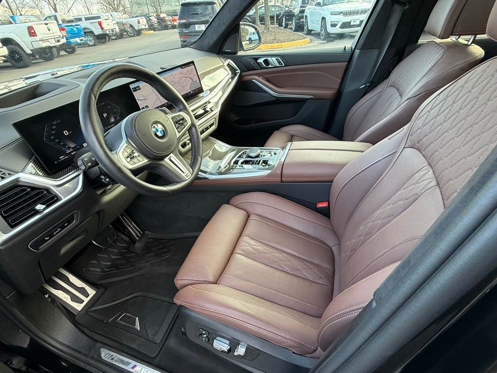 Vehicle image 27 of 37