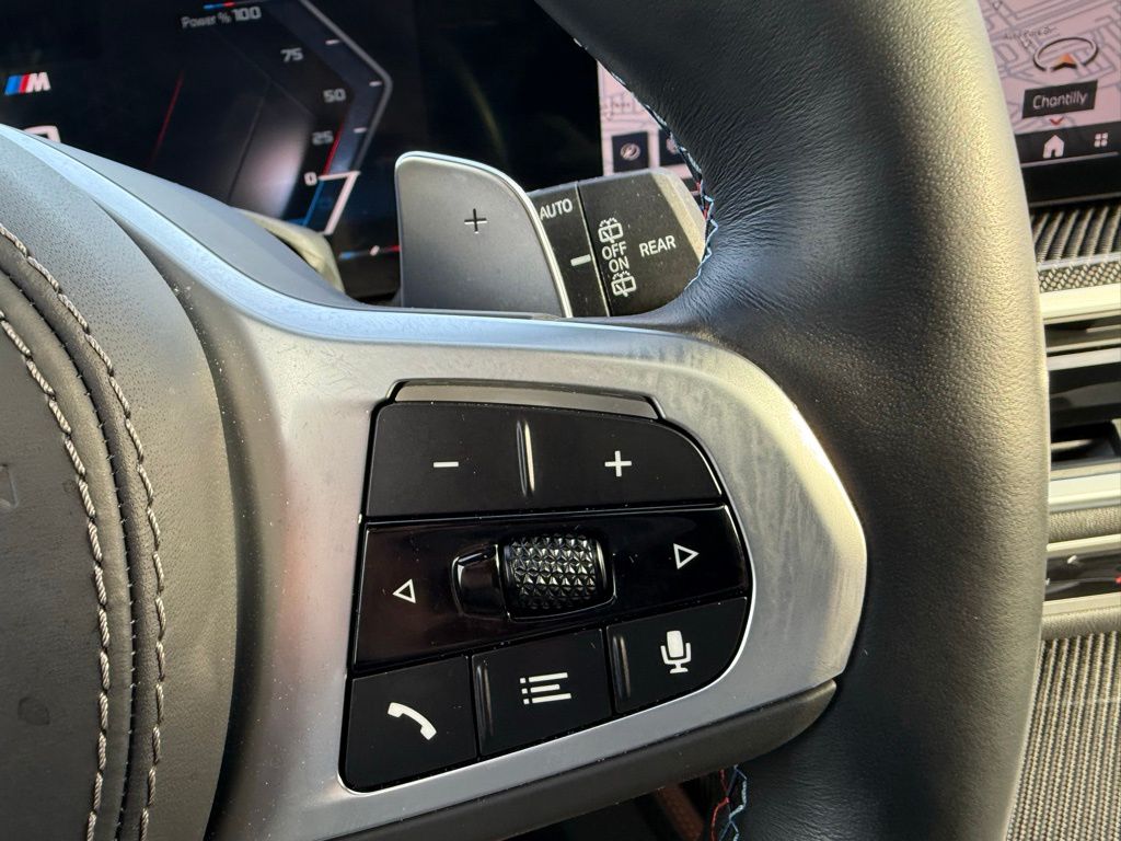 Vehicle image 33 of 37