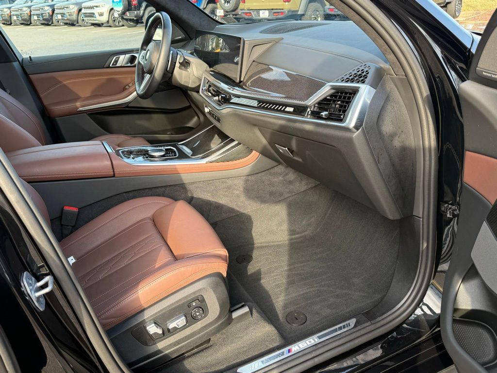 Vehicle image 21 of 37