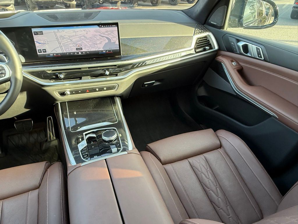 Vehicle image 11 of 37