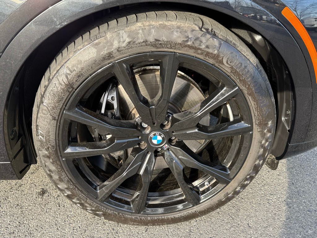 Vehicle image 20 of 37