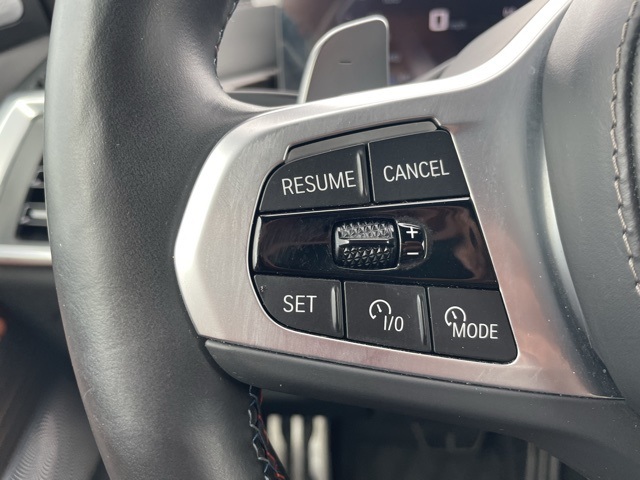 Vehicle image 21 of 25