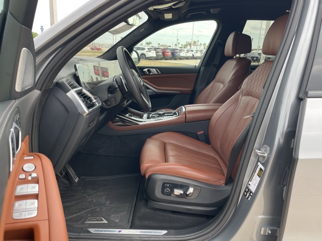 Vehicle image 11 of 25
