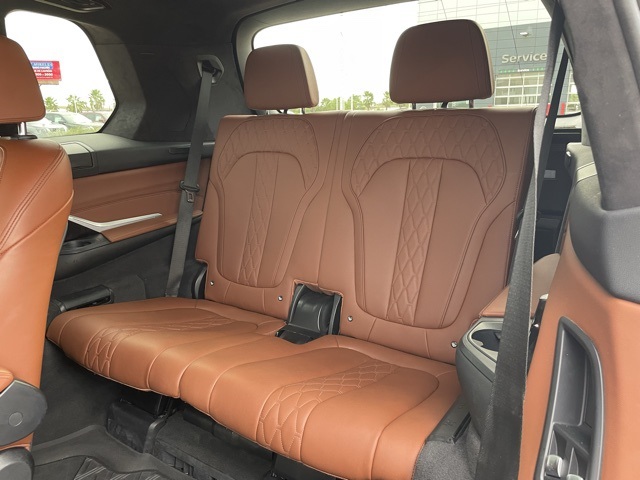 Vehicle image 9 of 25