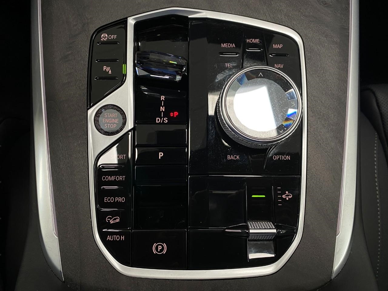 Vehicle image 35 of 39