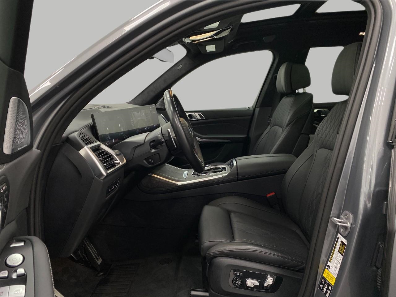 Vehicle image 32 of 39