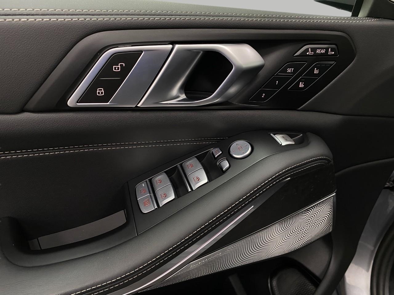 Vehicle image 22 of 39