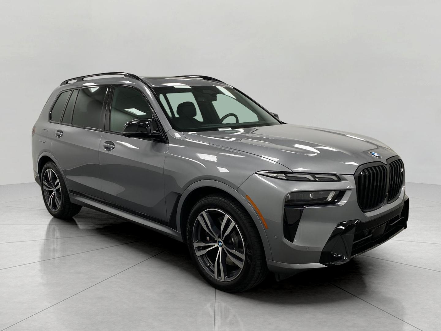 Vehicle image 4 of 39