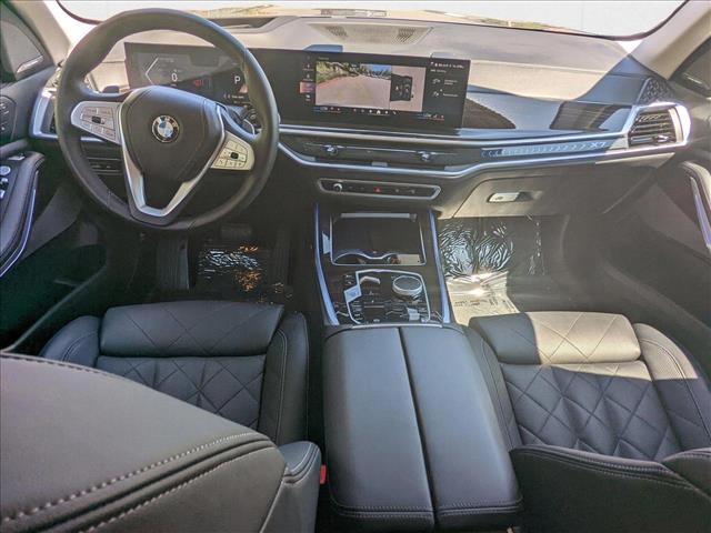 Vehicle image 15 of 24