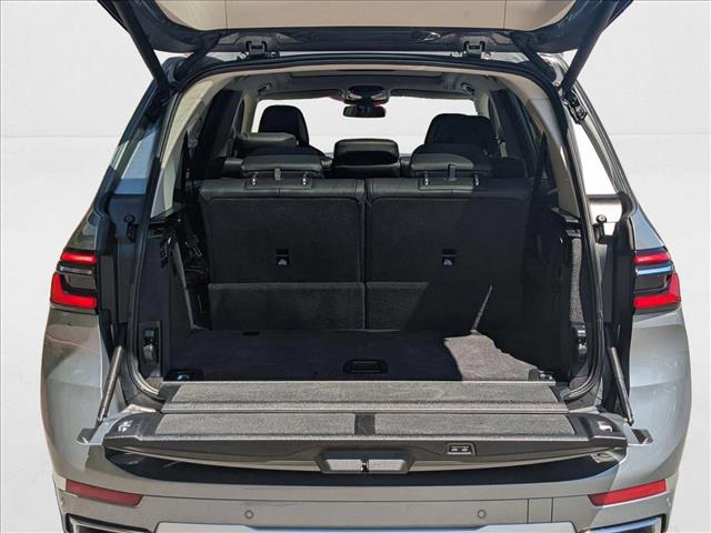 Vehicle image 10 of 24
