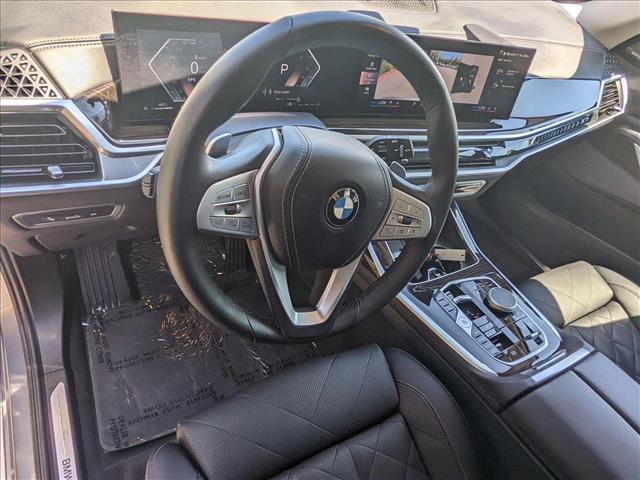 Vehicle image 16 of 24