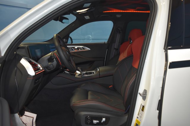 Vehicle image 11 of 30