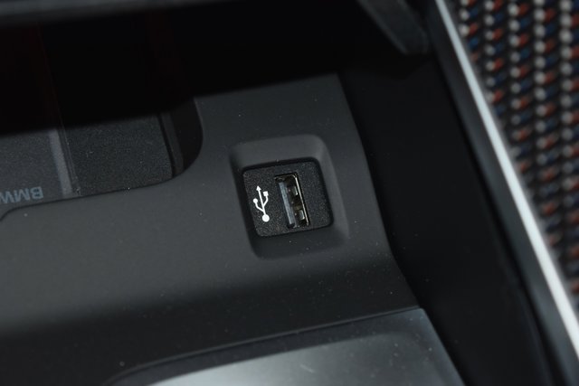 Vehicle image 17 of 30
