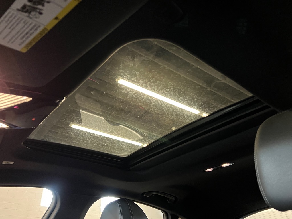 Vehicle image 24 of 25