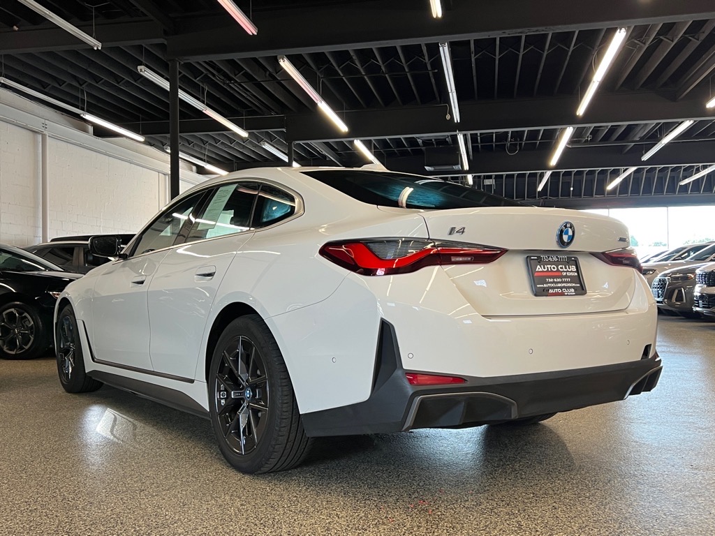 Vehicle image 5 of 25