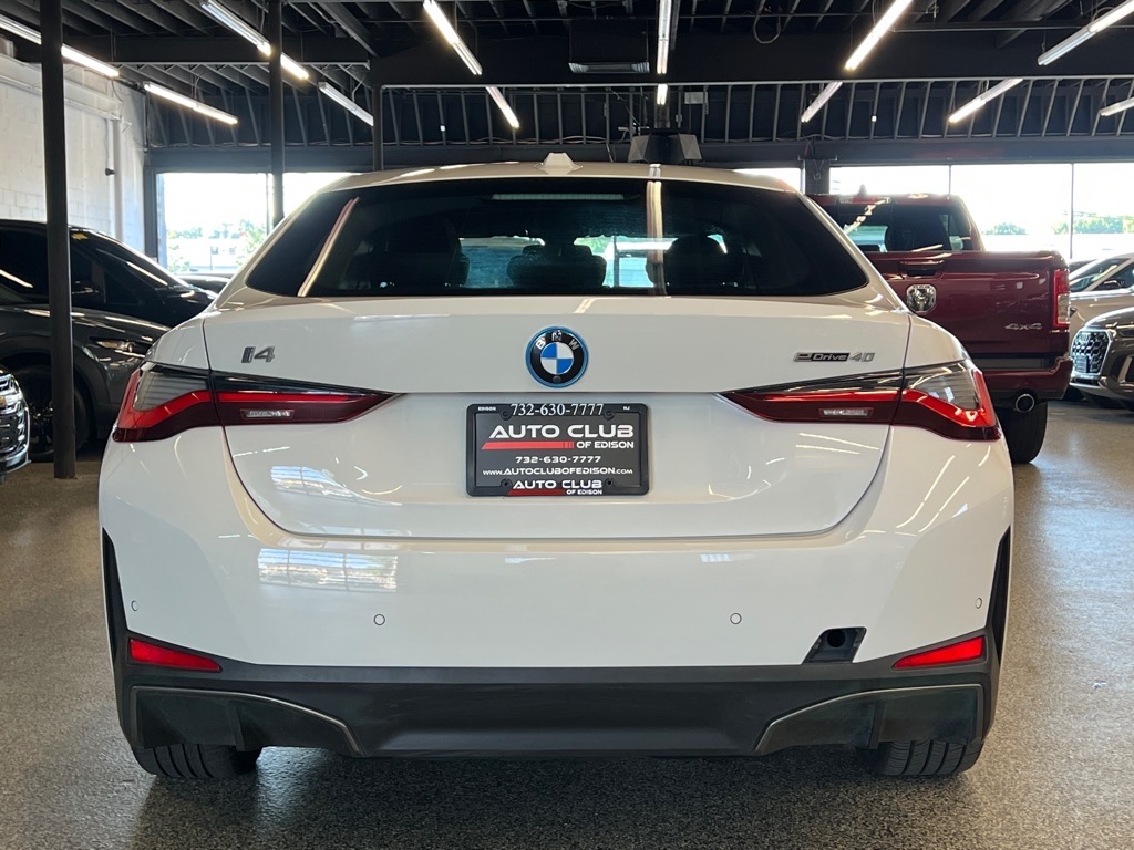 Vehicle image 4 of 25