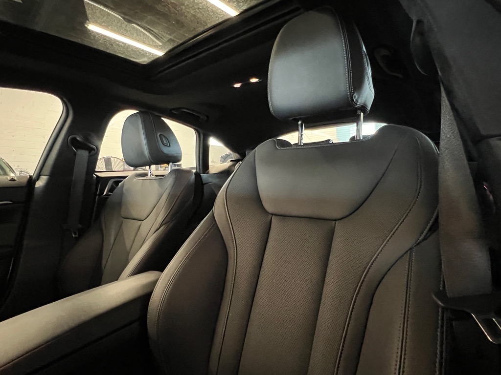 Vehicle image 11 of 25