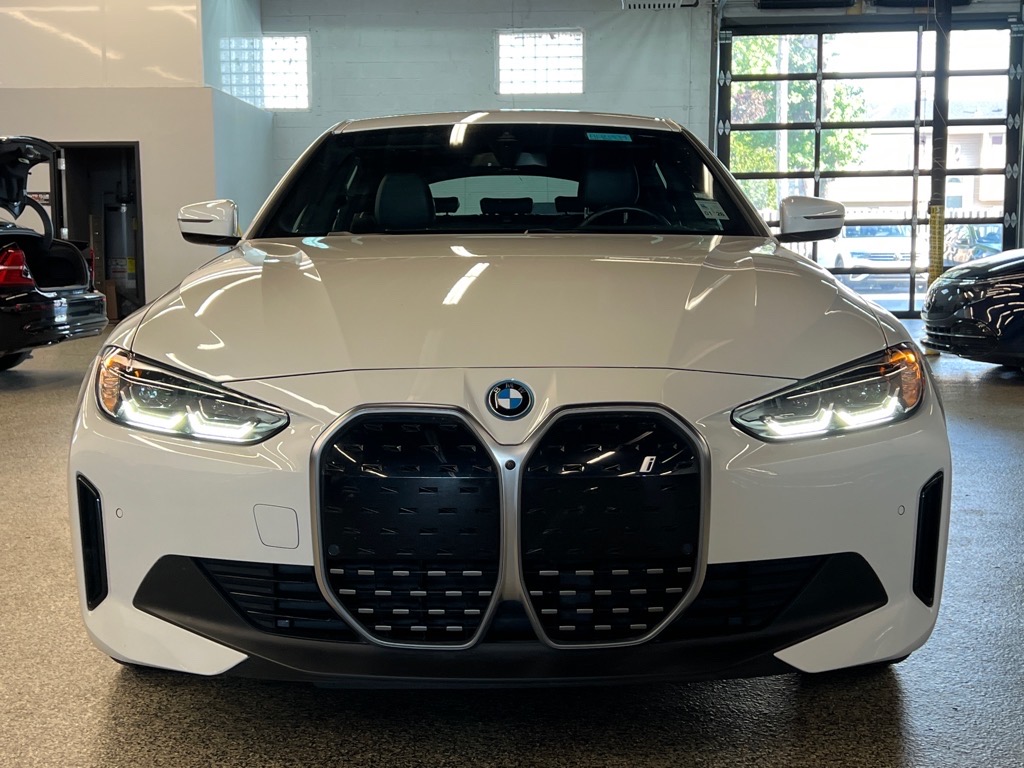 Vehicle image 2 of 25