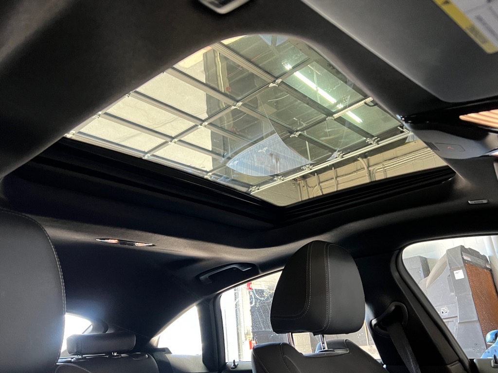 Vehicle image 24 of 25
